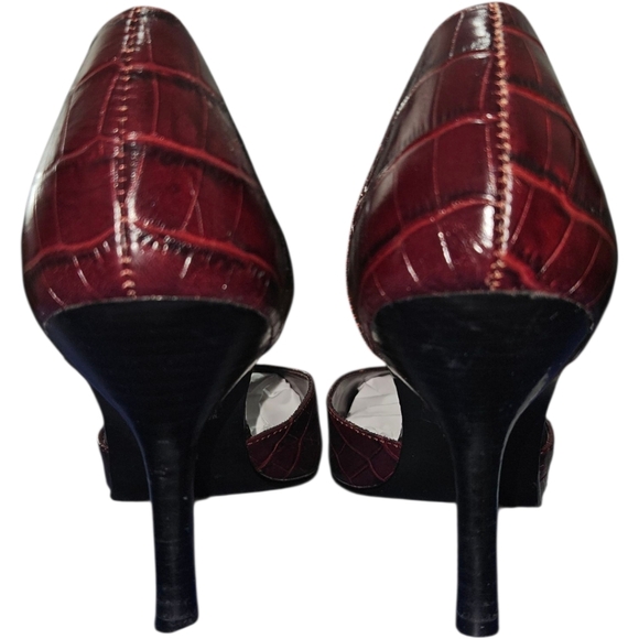 Baker's Crump Crocodile Leather Pointed Toe Heels - Picture 3 of 4